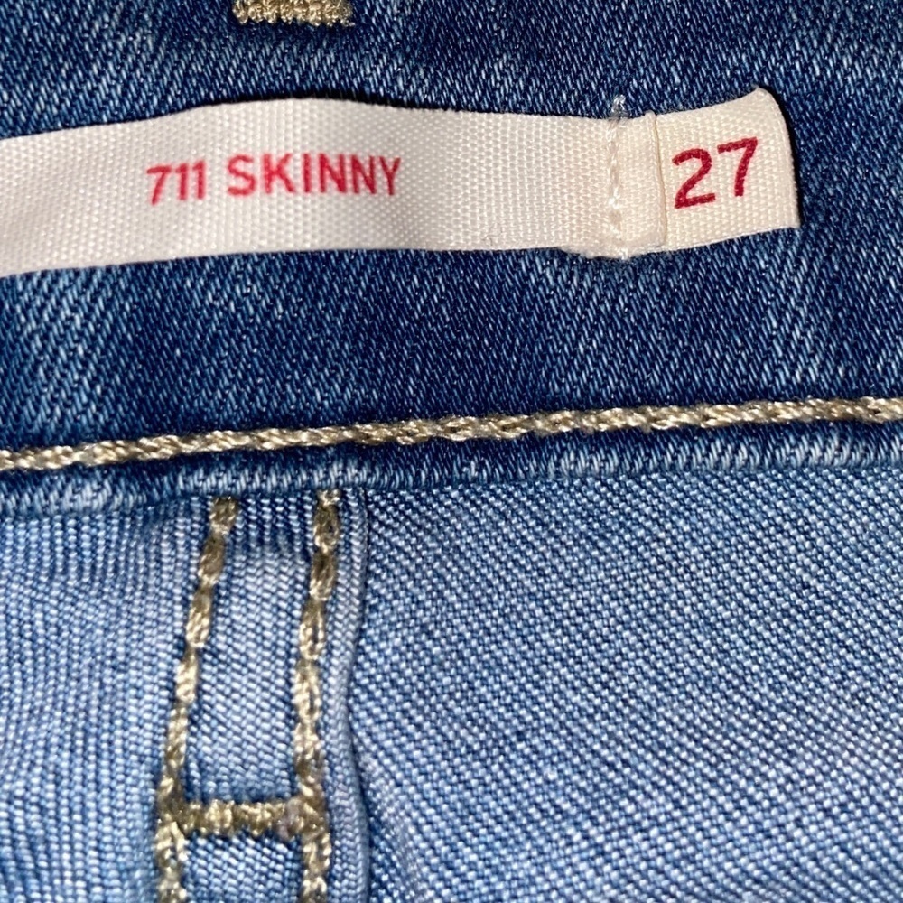 Levi’s 711 Distressed Skinny Jeans - Picture 5 of 11